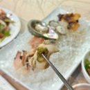 찐이야 소주방 앞 | [통영 맛집] 물레야다찌 (물레야소주방) : 해산물 안주가 끊임없이 나오는 다찌, 노포 감성 100%, 통영...