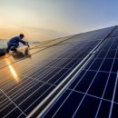 "애플도 신재생에너지 기업", 전기차 사업 포석 깐다,태양광 전기 판매’ 에너지 회사로 변신 중,자체 전기차 개발 및 충전소 구축 이미지