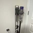 Dyson V10 Cordless Vacuum + Rack 이미지