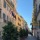 동전던지기 조형물 | 로마 여행코스 관광지 추천 스페인 광장 유래 스페인계단 포토스팟 트레비분수 동전 필수