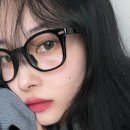 안경 파는 남자 이미지