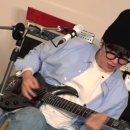 적째의 빼꼼 쥬쥬기타🎸 이미지