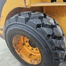 주식회사 닥터라곰 | 스키드로더 타이어 출장 교체 작업 후기 12-16.5