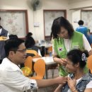 [대찬병원] "슈바이처가 좋았던 소년, 봉사하며 다정한 정형외과 전문의로 성장" - 한상호 원장님 잡지 인터뷰 이미지