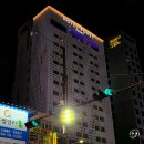 스타벅스비프(BIFF)광장점 | 부산 남포동 호텔 호텔포레 프리미어 디럭스더블