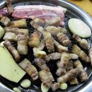 꿀꿀이통돼지왕소금구이 이미지