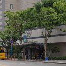 금강1차아파트 정문 앞