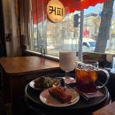 동명동 나른한 오후 | 골목 사이 숨은 보석 동명동 '물흐르듯'에서 보낸 나른한 시간