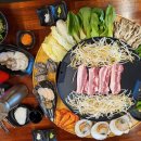 바다를 품은 돼지 이미지