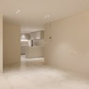 씨유반여센텀스마트점 | 마음이 편안해지는 웜 그레이 32평 아파트 주방 인테리어