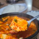 무진장순두부 | 전주 아침식사 금암동맛집 무진장순두부 주차장과 아기의자