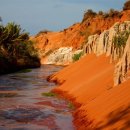 개울과 사람들 이미지