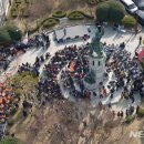 정발장군 동상 앞 이미지