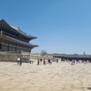 봄날-산책 | 4월 경복궁 방문 후기, 따뜻한 봄날의 여유로운 산책