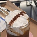 오로라 | [홍대카페 추천] 홍대입구역 대형카페 ‘카페 오로라’ 후기