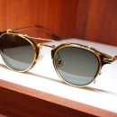 안경 파는 남자 이미지