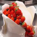 에버그린빌딩 | 한남동 베이커리 카페 패션5 크리스마스 딸기 케이크 후기🍰(주차, 가격, 추천 메뉴)