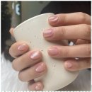 손끝에서 피어나는 네일아트 이미지