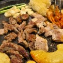 웅비(아) | 원주 혁신도시 삽겹살 맛집 고기의 민족 룸 있는 청첩장모임 회식장소 추천