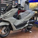 혼다 PCX125 (25년식) 그레이 신차출고 / 지넷2채널 블랙박스 / 미들윈드스크린/ 대구공돌이 핸들발란스...
