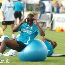 트레이닝 도중 쓰러진 인터 수비수 리바스의 상태 . 이미지