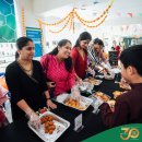 Indian parents hosted a delightful food sampling event for the elementary. 이미지