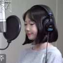 목란꽃 한아름 안고있는 여인 이미지