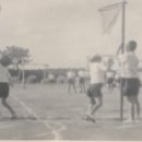 1960년대 귀덕초등학교 가을 운동회 공넣기 경기 이미지