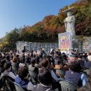 봉은사에서 이태원 참사자 극락왕생 기원법회-꽃송이들이 갑자기 돌풍을 맞은 것처럼 우수수 떨어져 이미지