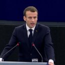 Macron: EU 'in civil war' over democracy 이미지