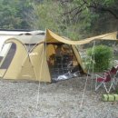 시냇가 하얀집 이미지