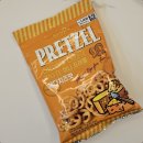 삼진빌딩 | 천원의 행복! 다이소 추천과자 삼진 체다치즈 미니 프레첼 맥주 안주로 딱이야!
