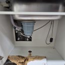 보보스타워 | 싱크대 밑판 물먹고 냄새나 부분 교체 작업으로 해결