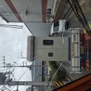 김해크레인 ***-****-**** 장유 공단지역 태양광설치작업중 전기변압기판넬설치작업 김해카고크레인입니다. 이미지