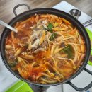 와니PC(인-463호) | 군산 뚜벅이 1박 2일 여행 코스 :: 경암동 철길마을, 장자도 대장봉, 근대역사박물관, 말랭이 마을