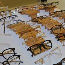 채플린 안경 콘택트 이미지