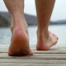 평발이 오래 걸으면 발이 아픈 이유는? 이미지