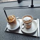 골프연습장 앞 화장실 이미지