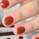 손끝에서 피어나는 네일아트 이미지