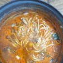 얼큰칼국수 이미지