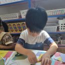 꿈꾸는 꼬마 예술가 이미지