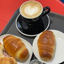 디비에스(DBS) | 군산 베이글 소금빵 디비에스 감성 가득 군산카페 DBS