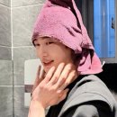 조은정헤어 | "거품도 잘생겼네요.." 검은 티 한 장으로 남신 포스 풍기는 변우석 근황