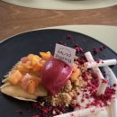 별이와콩이 | 물은 어디로든 가고 어디로든 흐르잖아. 아마 세상도 곧 그렇게 될 거야.