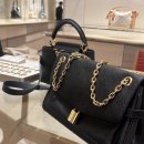 애니타임 | 루이비통 애니타임 플랩백 후기 / 30대 가방 추천