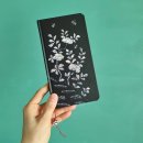 미니 반가사유상·청자 잔…국립박물관 &#39;뮷즈&#39; 인기 feat 나전칠기 굿즈 관광기념품 편집숍 이미지