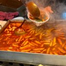 홍대입구역 8번 출구 앞 이미지