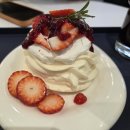 Feel | FEEL EAT 카페 방문 후기 🍓 서울 중랑구 디저트 맛집 파블로바·바스켓케이크