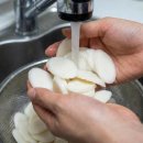 떡국떡 제발 '물'에 불리지 마세요…떡집 사장님이 추천한 '더 쉬운' 방법 이미지