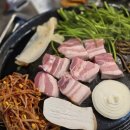 만리성 유천점 | [팔공큰돼지찌개 솥뚜껑삼겹살 유천점] 얼큰한돼지찌개와 삼겹살 초가성비맛집